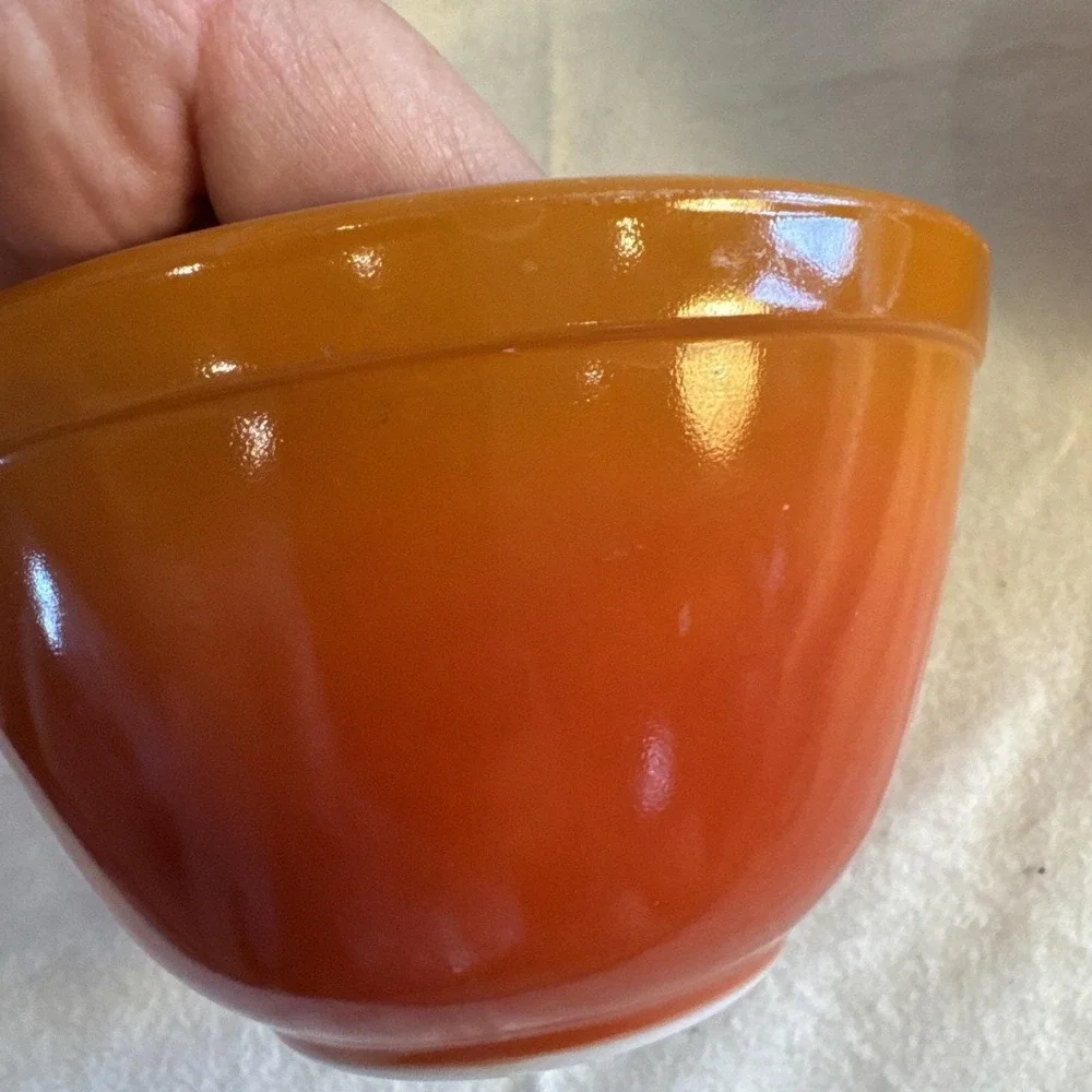 1970s PYREX Flameglo Nesting Mixing Bowls Set # 401, 402 Red-Orange Ombre 1.5 Qt